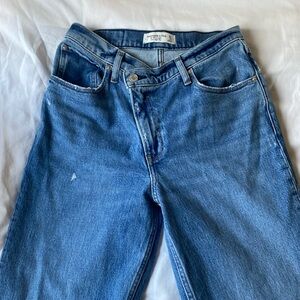 Abercrombie The 90’s Straight Ultra High Rise Jeans
